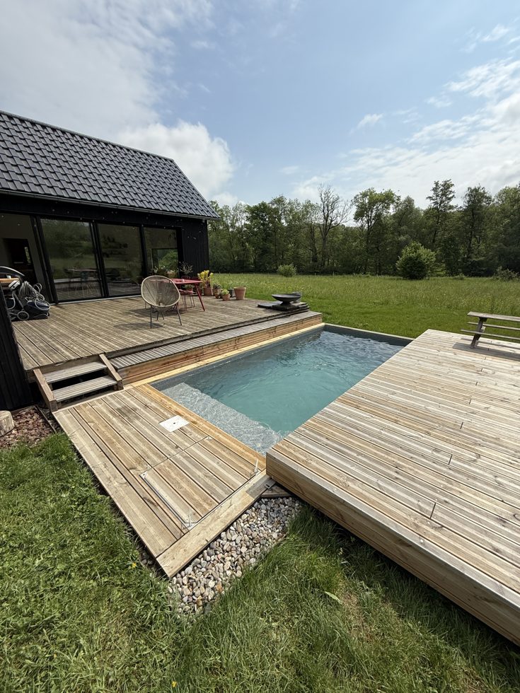 Piscine container réalisée par notre atelier : moins de 10 m²