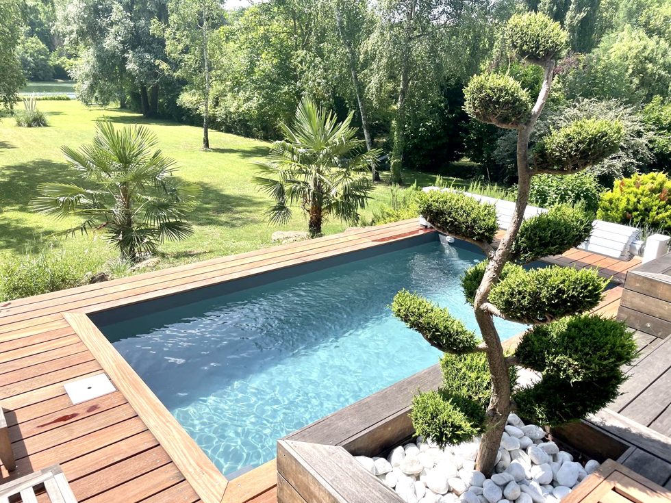 Piscine container réalisée par notre atelier : moins de 10 m²
