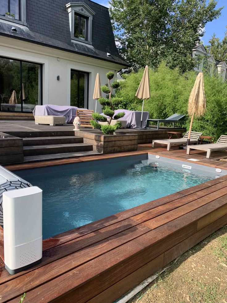 Piscine container réalisée par notre atelier : moins de 10 m²