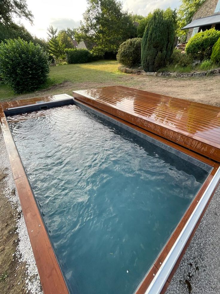 Piscine container réalisée par notre atelier : moins de 10 m²